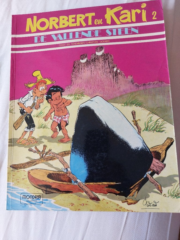 Norbert en Kari deel 2, de vallende steen, Eén stripboek, Ophalen of Verzenden, Zo goed als nieuw