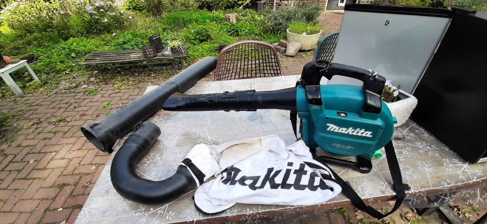 Makita DUB363 Accu Bladblazer/Bladzuiger met Opvangzak, Tuin en Terras, Ophalen, Gebruikt, Met opvangzak, Makita