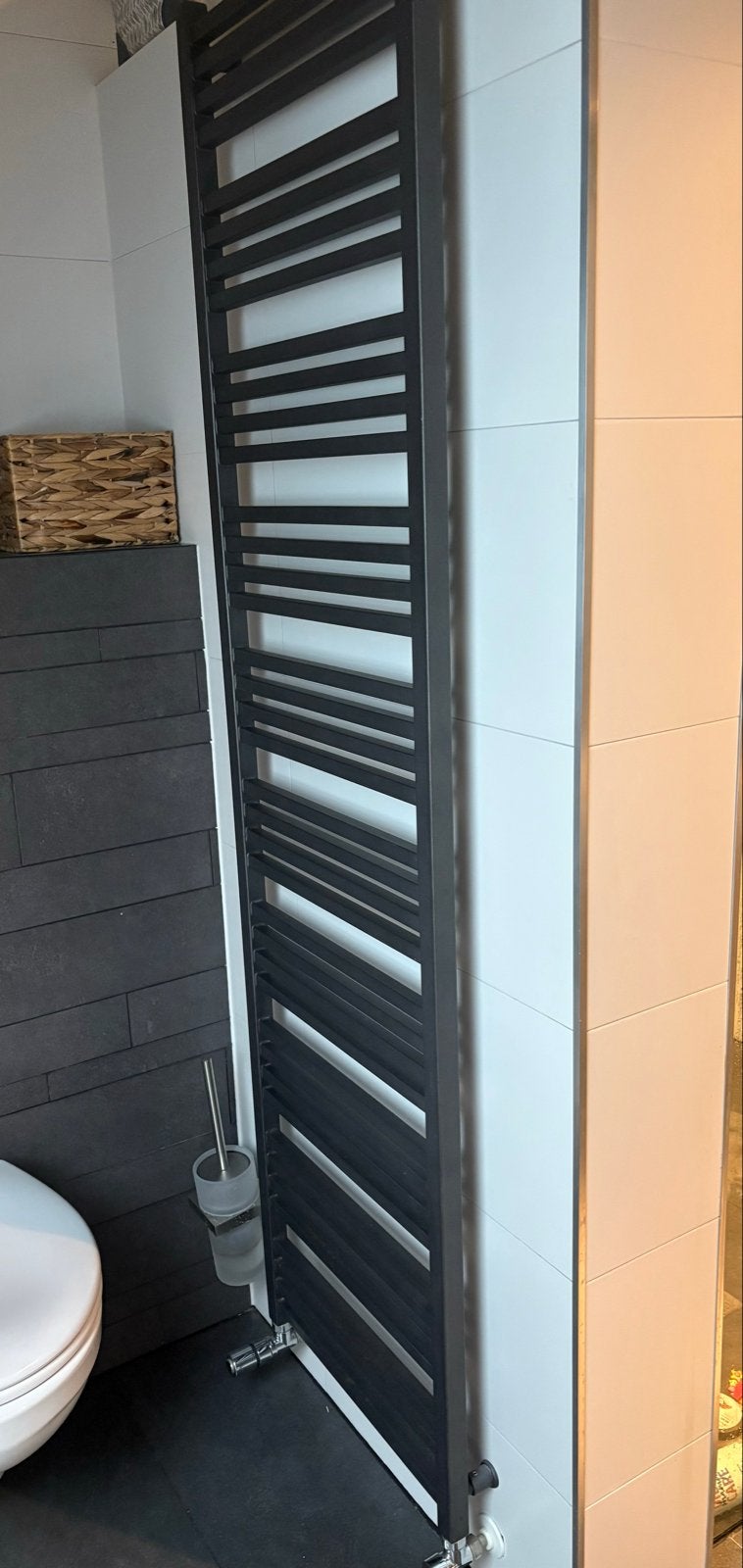 Designradiator Antraciet voor Badkamer, Ophalen, Minder dan 50 cm, Overige typen, Zo goed als nieuw