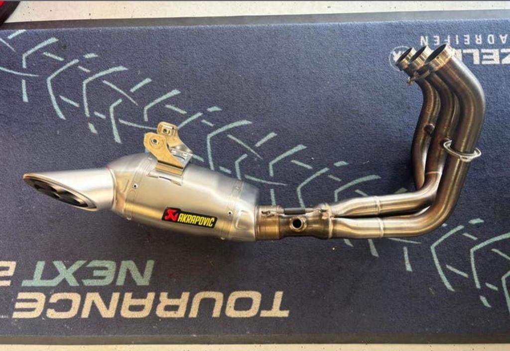 Akrapovic Yamaha racingline MT09 2014-2020 nette uitlaat, Ophalen, Gebruikt