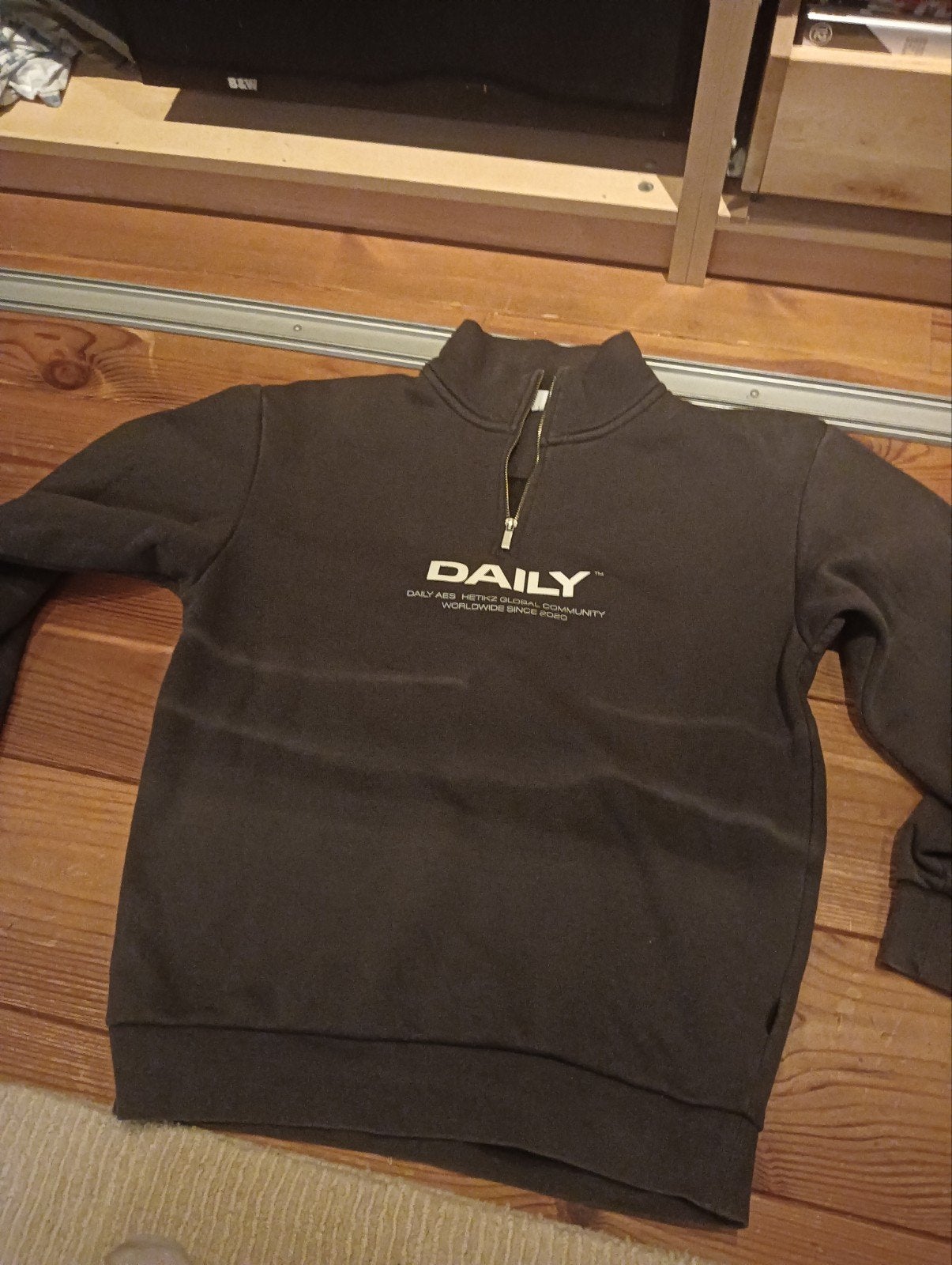 Daily Aesthetikz Hoodie Grijs Maat M, Ophalen, Maat 48/50 (M), Zo goed als nieuw, Daily Aesthetikz