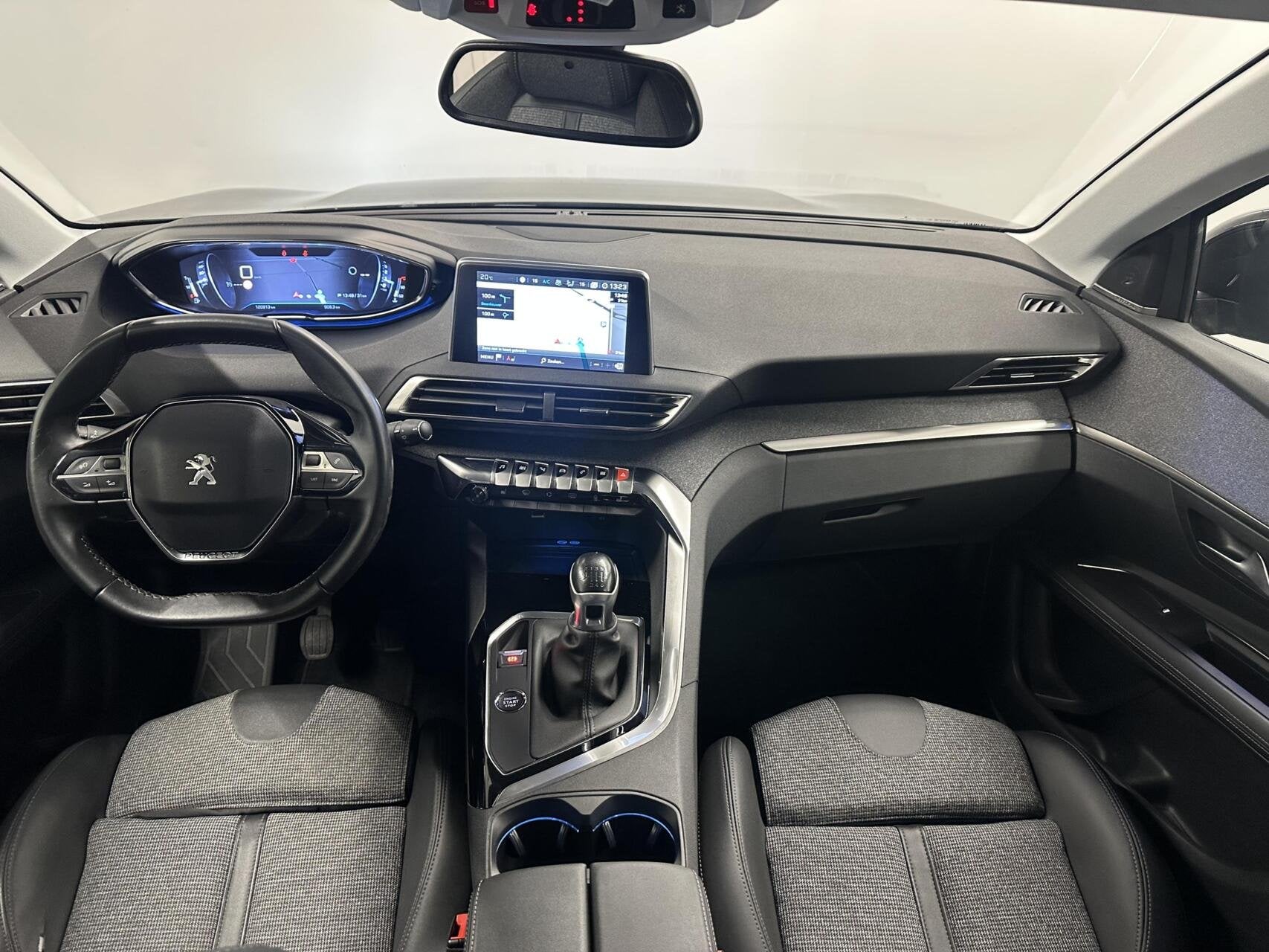 Peugeot 3008 1.2 PureTech Blue Lease Avantage NAVI CAMERA CR, Auto's, Voorwielaandrijving, Gebruikt, 1199 cc, Met garantie (alle)