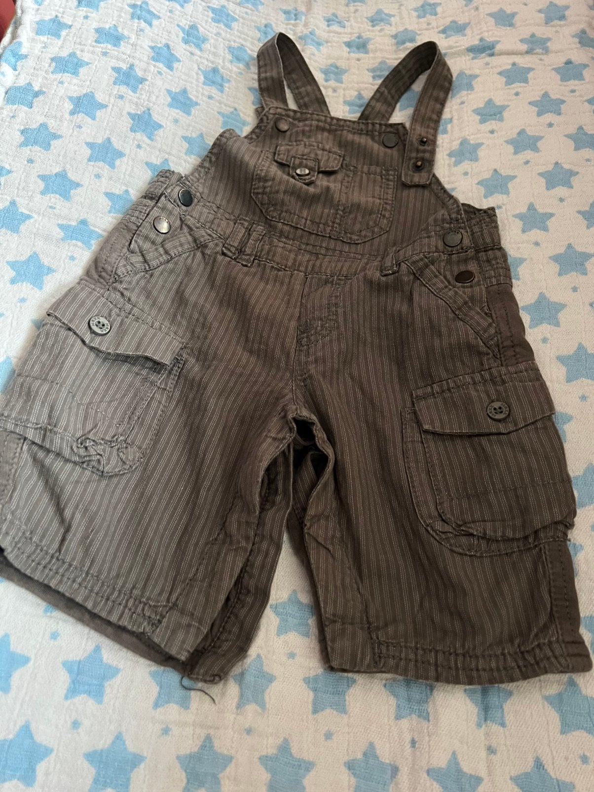 ZGAN , Mexx Zomer Olijf kleur Tuinbroek , valt als mt 62/68, Ophalen of Verzenden, Zo goed als nieuw, Jongetje of Meisje, Broekje