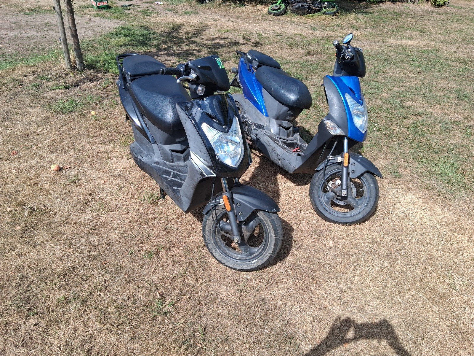 2 scooters kymco met kenteken. 1 loopt 1 niet, Ophalen of Verzenden