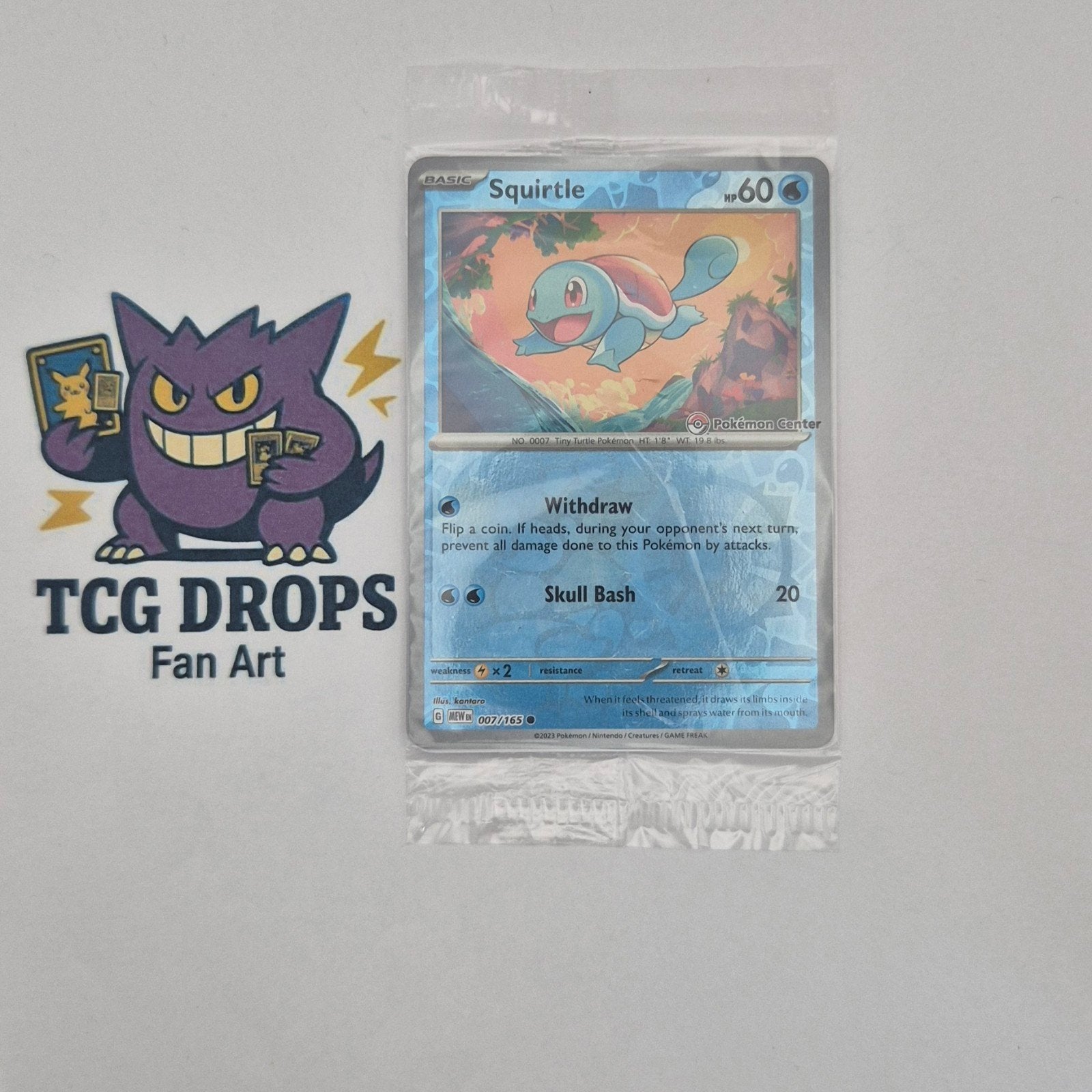 Squirtle (Pokecenter Stamp) 007/165 Scarlet & Violet 151, Hobby en Vrije tijd, Verzamelkaartspellen | Pokémon, Nieuw, Losse kaart