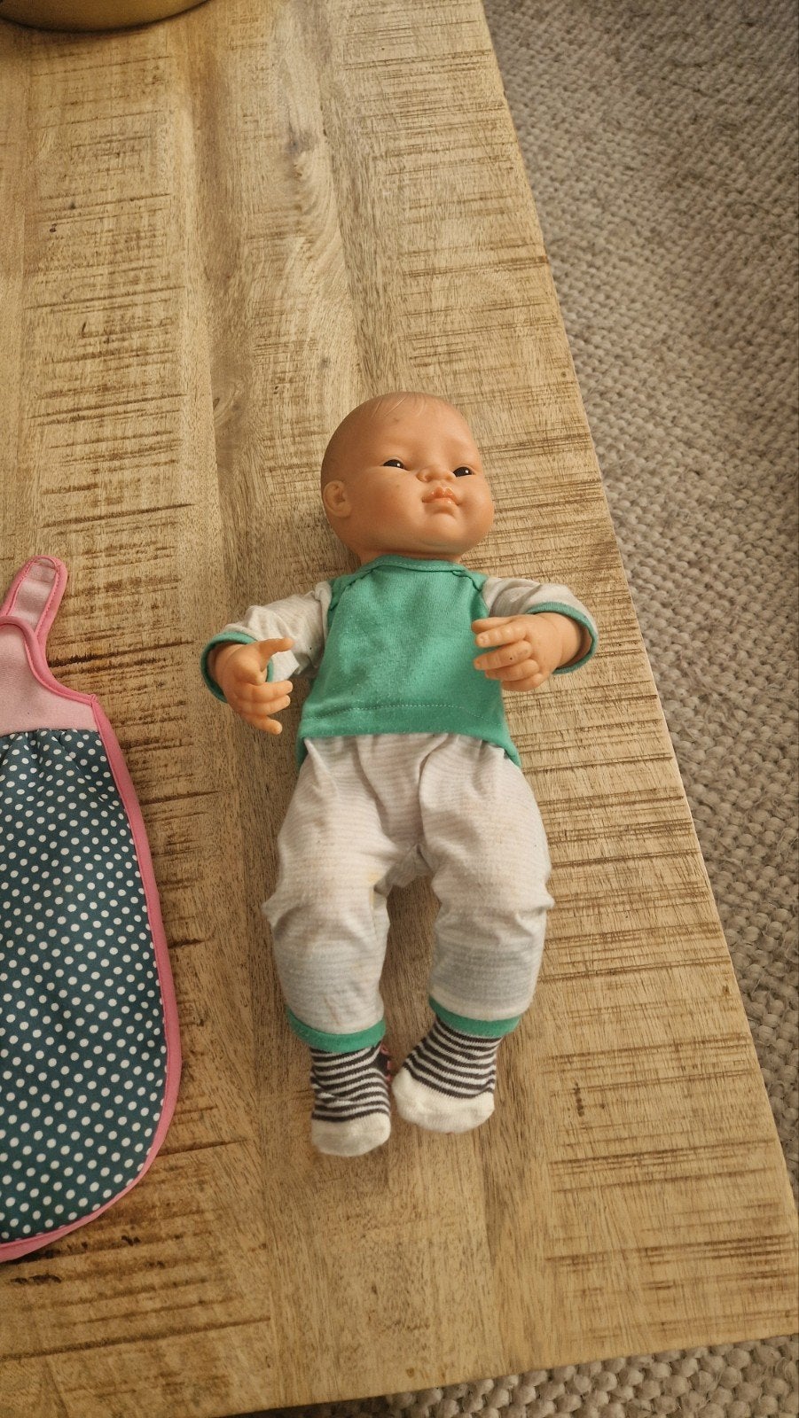 Babypop met kleding en slaapzak, Ophalen of Verzenden, Zo goed als nieuw, Babypop