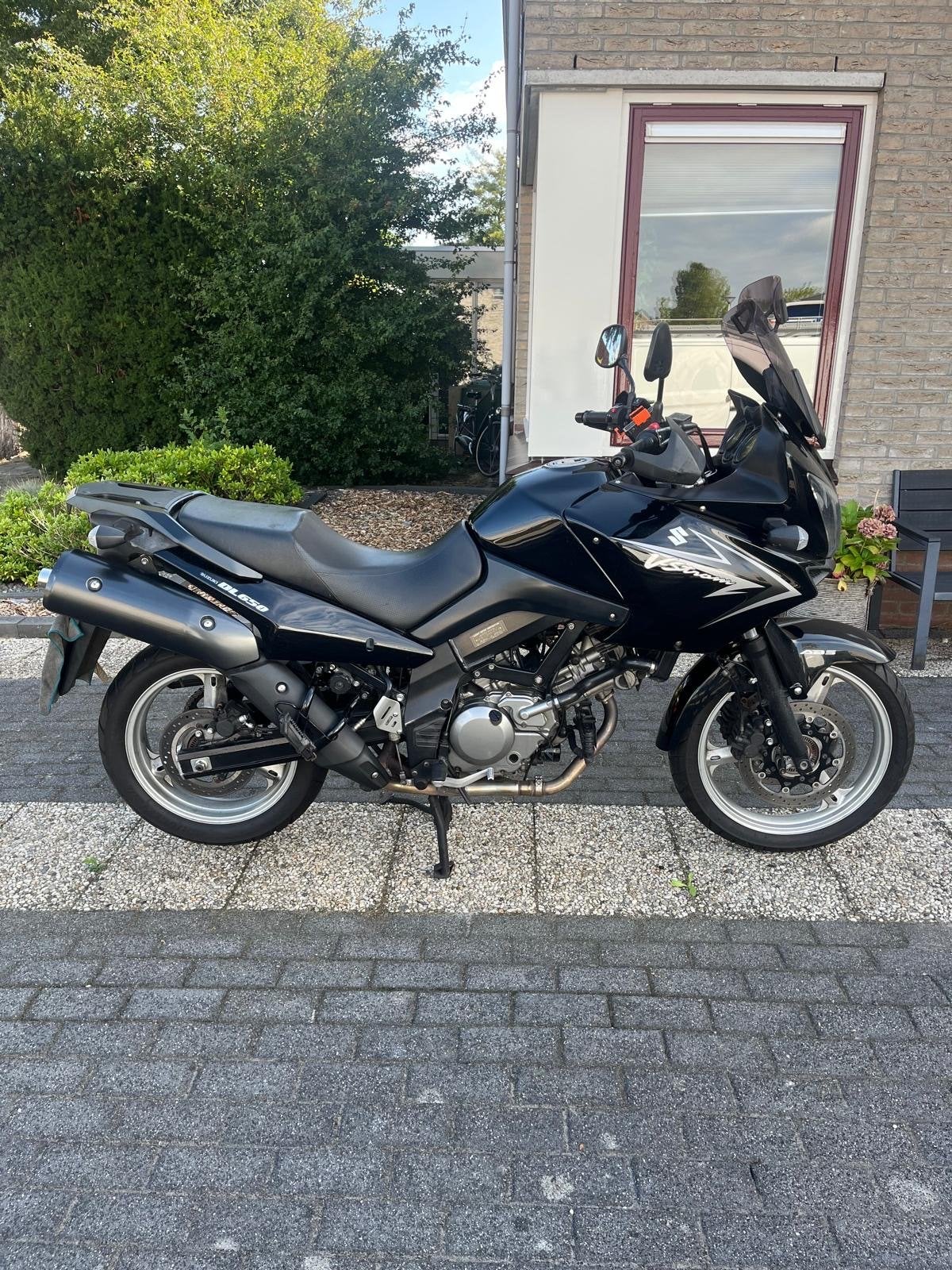 Suzuki V-Strom DL650 -  STAAT IN LEEUWARDEN, 2 cilinders, Gebruikt, Particulier, Meer dan 35 kW