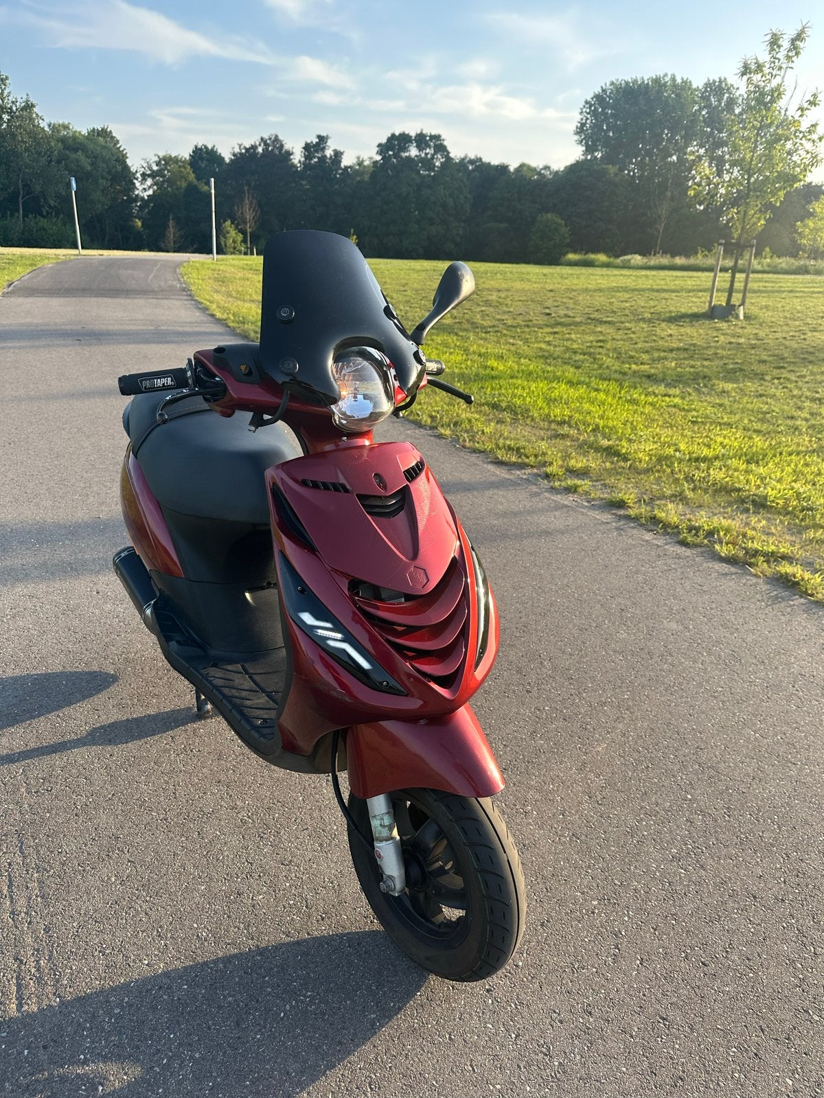 Piaggio Zip 2022 - Sportieve Scooter met Akrapovic Uitlaat, Ophalen of Verzenden, Gebruikt, Benzine, Piaggio