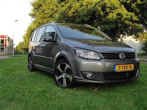 Volkswagen Touran 2.0 TDI Highline 103KW DSG6 2011 Grijs, 4 cilinders, Diesel, Particulier, 750 kg