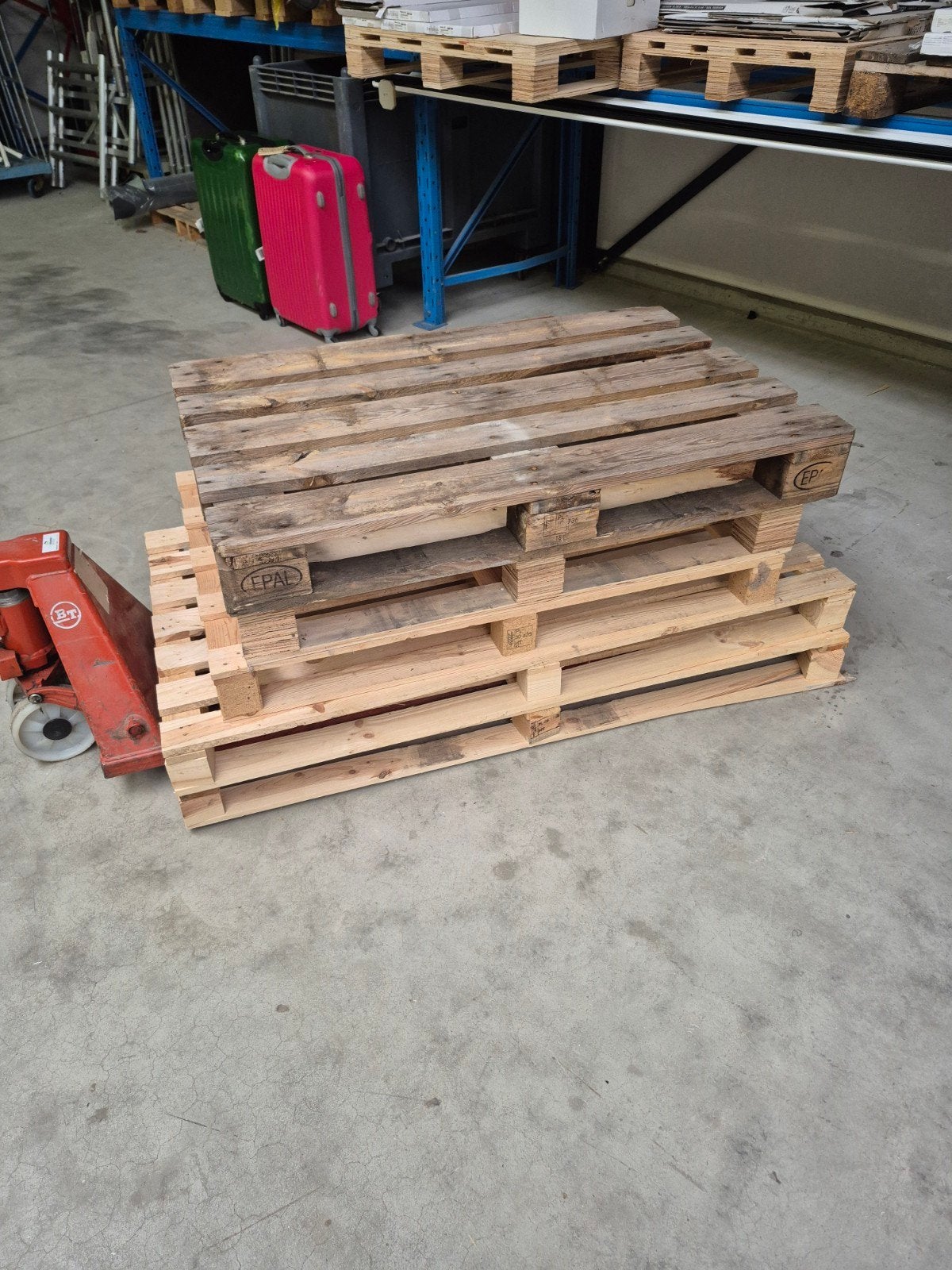 11 pallets gratis af te halen in Goirle, Ophalen