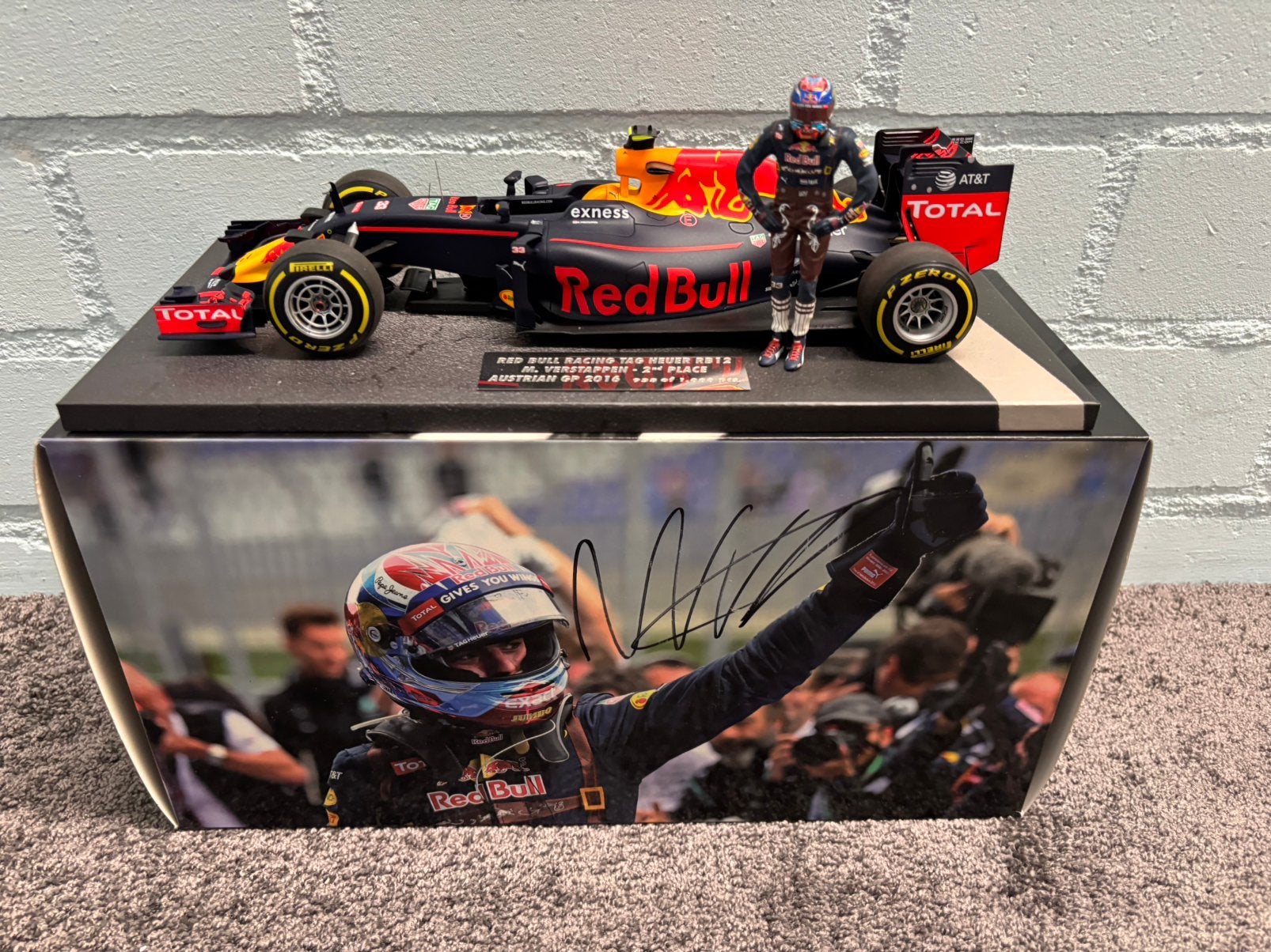 Max verstappen RB12 oostenrijk 2016 met handtekening 1:18, Verzamelen, Ophalen of Verzenden, Zo goed als nieuw, Formule 1