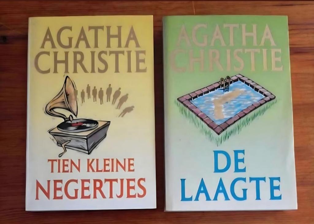 Agatha Christie - De Laagte & Tien Kleine Negertjes, Ophalen of Verzenden, Zo goed als nieuw