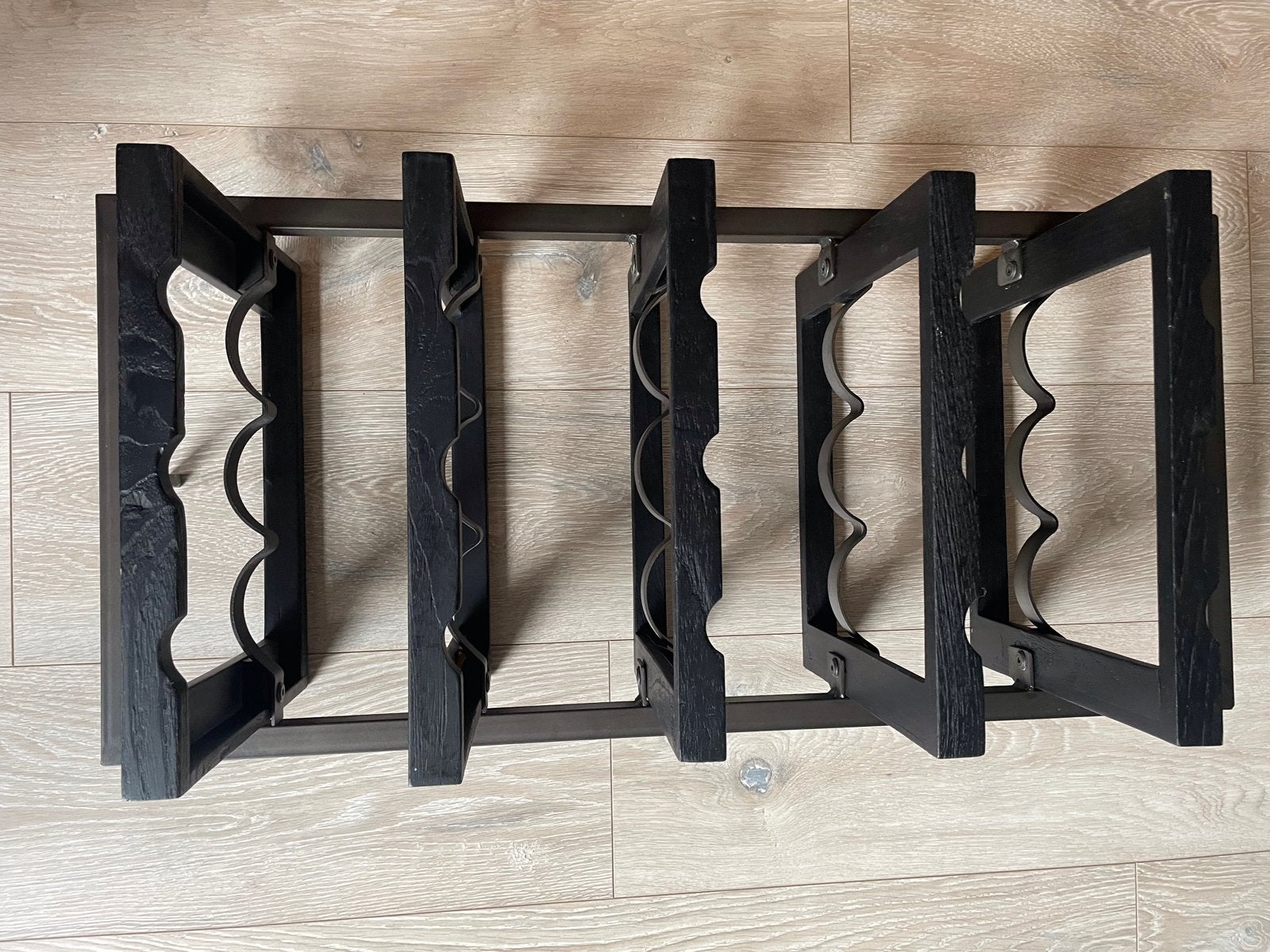 Wijnrek zwart metaal en hout voor 15 flessen, Huis en Inrichting, Woonaccessoires | Wijnrekken, Ophalen, Gebruikt, 5 tot 15 flessen