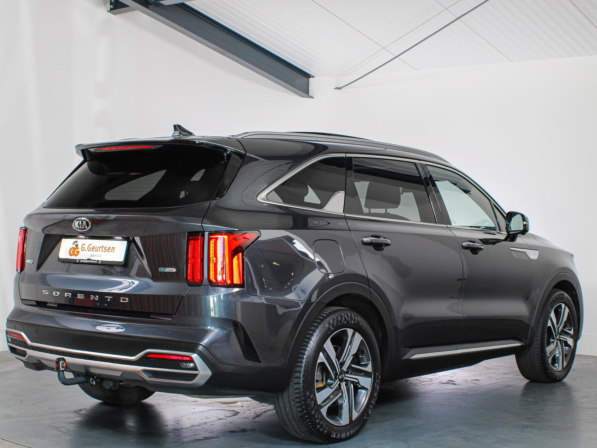Kia Sorento 1.6 T-GDI Plug-in Hybrid 4WD ExecutiveLine 7-Per, Automaat, 14 kWh, Gebruikt, 4 cilinders