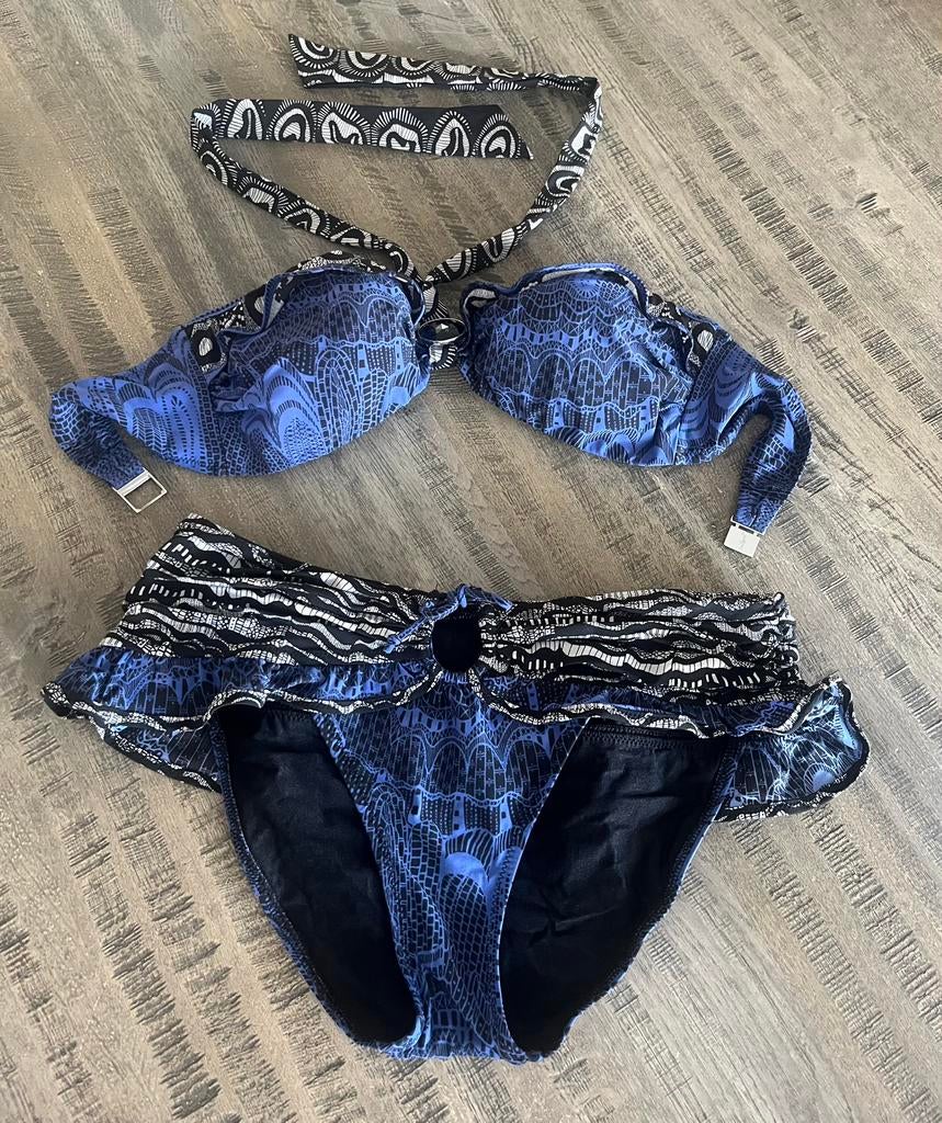 Stijlvolle bikini set met uniek patroon, Ophalen of Verzenden, Zo goed als nieuw, Blauw, Bikini