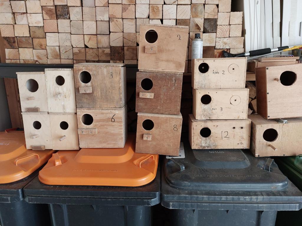 17 broedblokken  vaste prijs 25.=, Ophalen, Gebruikt, Hout, Volière