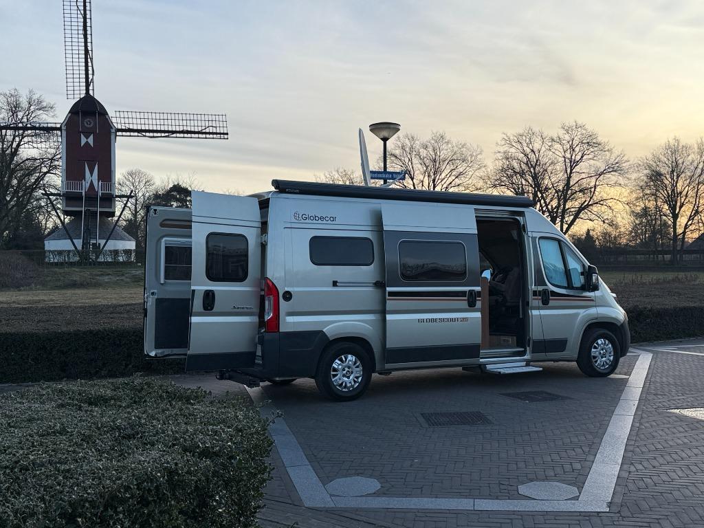 Possl Globecar-5.99m-1e Eig!-150 Pk!-Softclose deur-Schotel!, Caravans en Kamperen, Buscamper of Camperbus, Pössl, Bedrijf, Tot en met 3