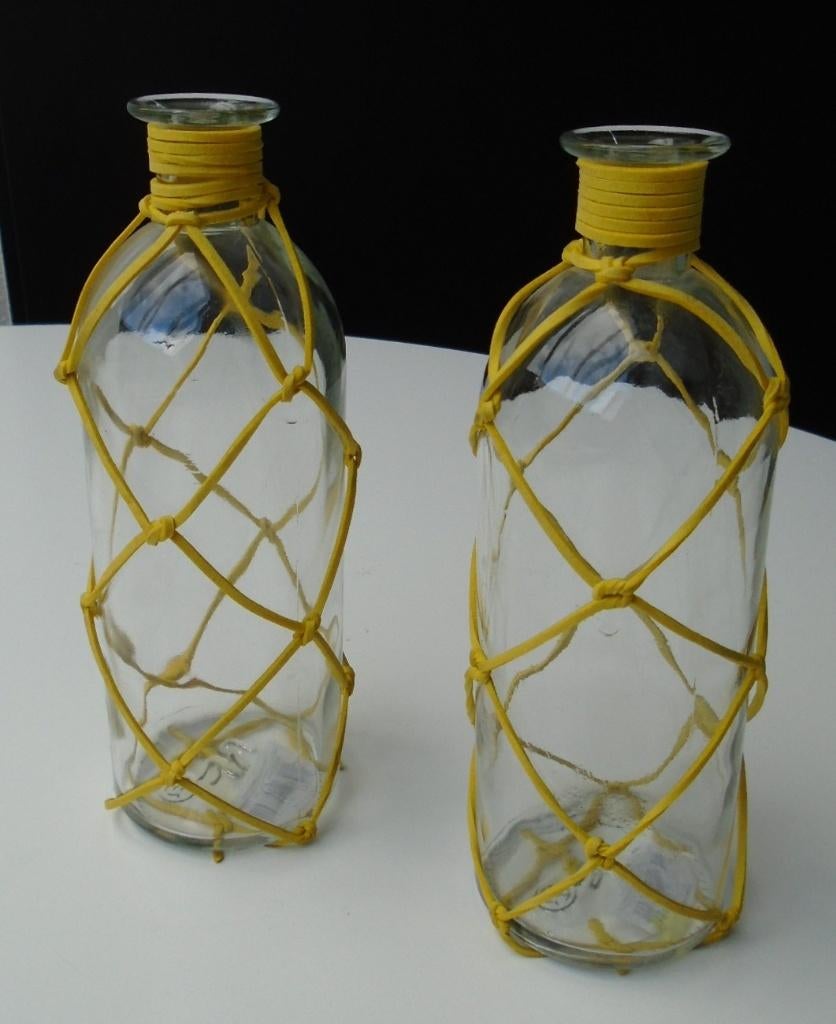 VAASJE GLAZEN TRANSPARANT MET GEEL NET 20 CM 2 STUKS NIEUW, -, Nieuw, Ophalen of Verzenden, Glas