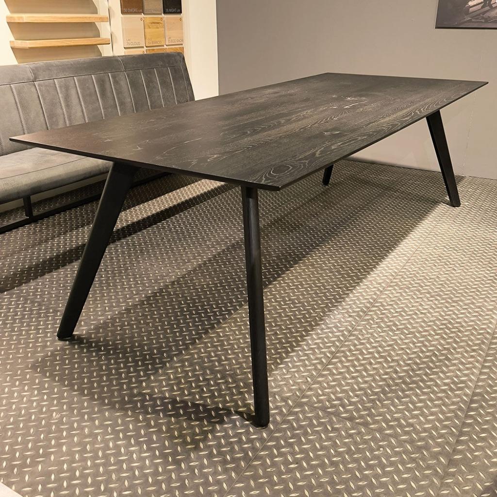 NIEUW: Inhouse Tafel Nemaro Eiken zwart 240x100cm, Ophalen, 100 tot 150 cm, Modern, Industrieel, Design, Eikenhout
