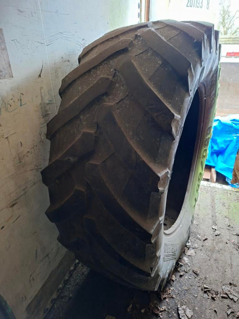 650/65R42, Zakelijke goederen, Ophalen