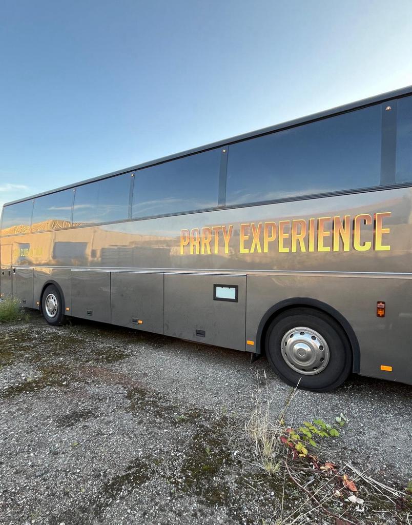 Partybus te koop, Auto's, Vrachtwagens, Particulier, Volvo, Zilver of Grijs, Te koop
