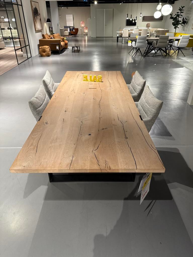 Showroommodel Klaas tafel van Pilat en Pilat, Huis en Inrichting, Tafels | Eettafels, Ophalen, Eikenhout, 200 cm of meer, 50 tot 100 cm