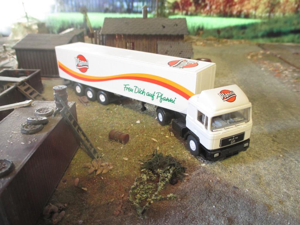 MAN F90 19.962 FS + oplegger Wiking 544-131 Pfanni, Ophalen of Verzenden, Zo goed als nieuw, Bus of Vrachtwagen, Wiking