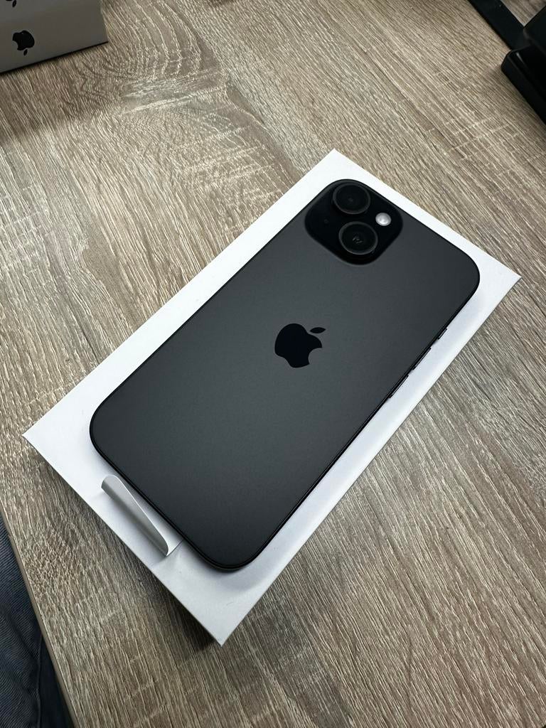 Foto 2 van Apple iPhone 15 128GB - als Nieuw - incl Garantie