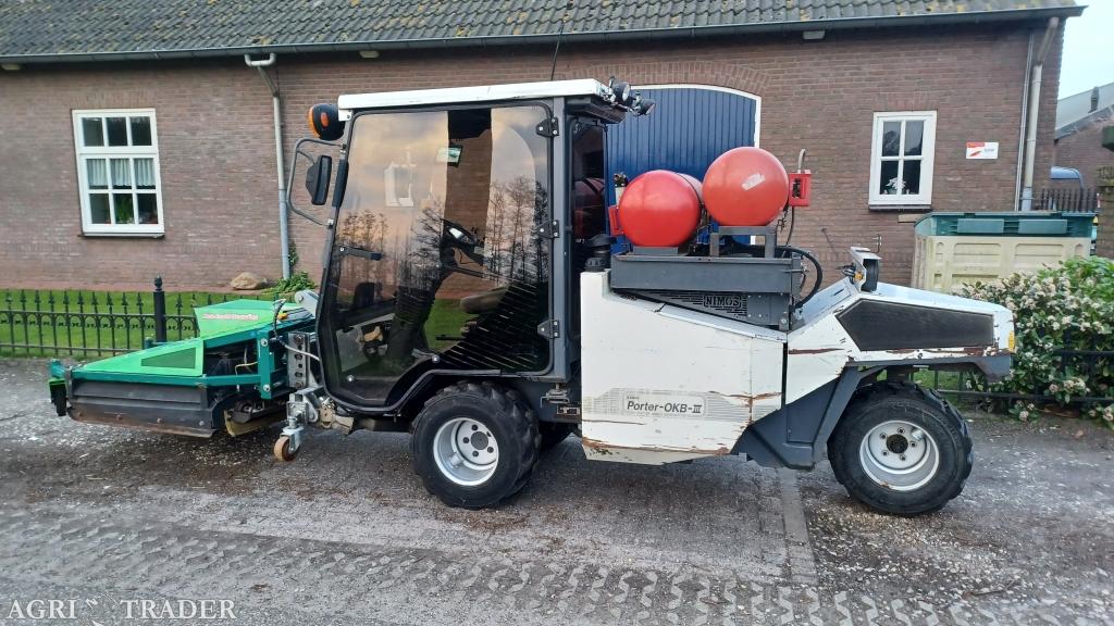 nette nimos werktuigendragger uit 2009 met onkruidbrander, H.O. A. Heesakkers V.O.F., Info@smalspoortrekkers.com, Knapersven 11, 5738PC Mariahout, NL