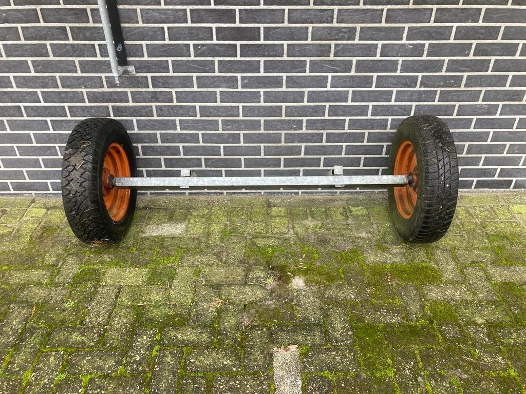 As met wielen. +/- 1,5 ton., Doe-het-zelf en Verbouw, Ophalen, Gebruikt