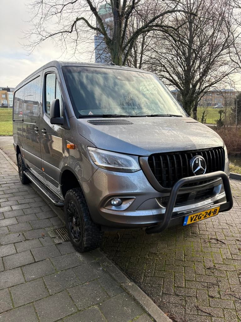 Mercedes-Benz Sprinter 2023 Grijs, Automaat, Zwart, 2000 kg, Leder en Stof
