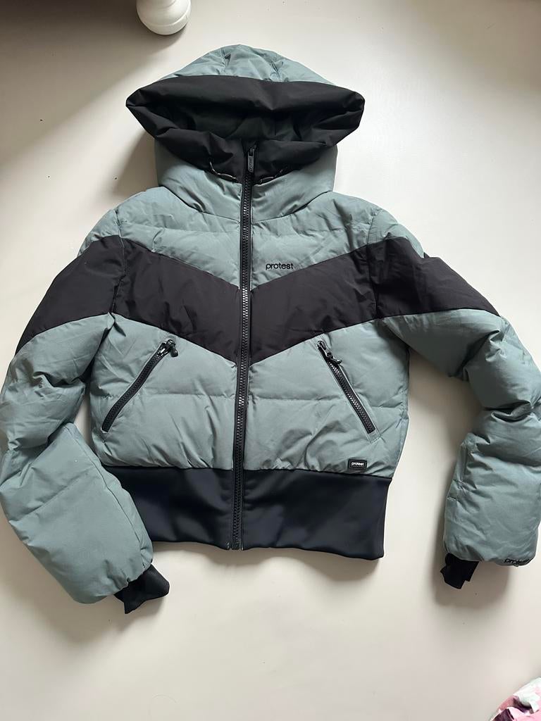 Ski jas Protest PRTMILOU JR maat 164, Kinderen en Baby's, Kinderkleding | Maat 164, Zo goed als nieuw, Meisje, Jas, Ophalen of Verzenden