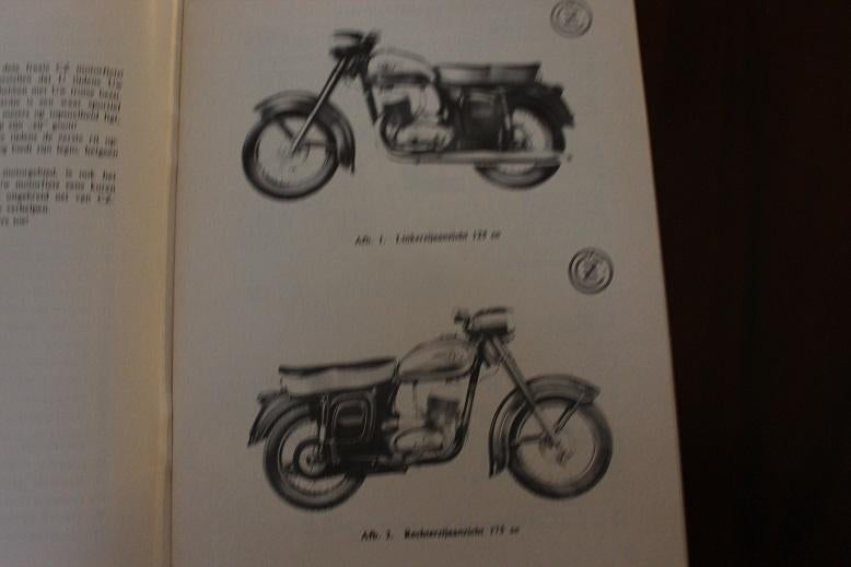 CZ 125cc 175cc 1962 instructie boekje typ 453 450, Motoren, Handleidingen en Instructieboekjes, Ophalen of Verzenden, Overige merken