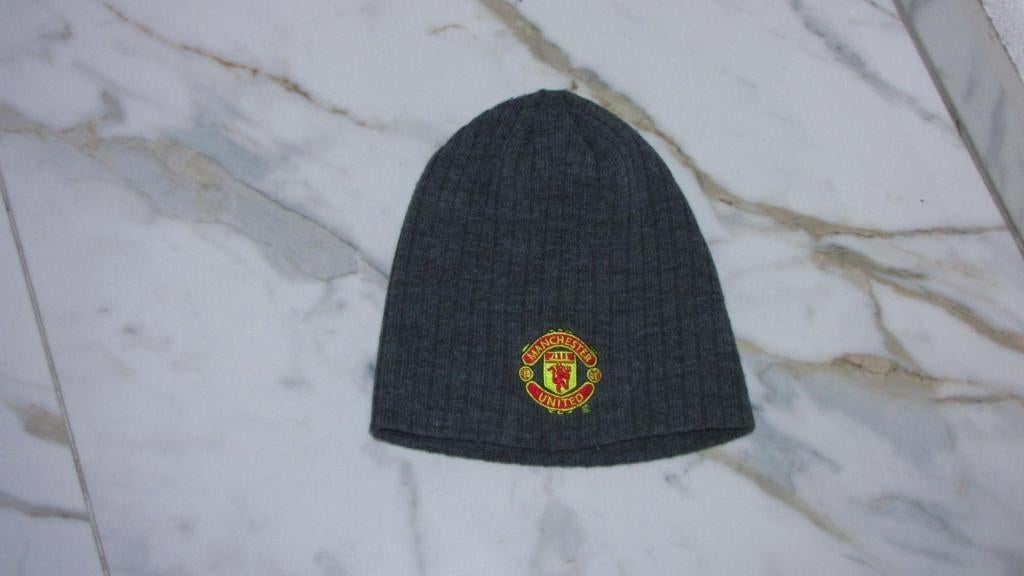 164 MANCHESTER UNITED muts, Kinderen en Baby's, Ophalen of Verzenden, Zo goed als nieuw, Jongen, Overige typen