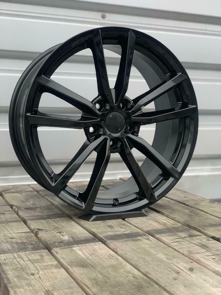 17” VW PRETORIA R-Line Look Velgen past op VW POLO, AUDI A, Auto-onderdelen, Banden en Velgen, 215 mm, Velg(en), 17 inch, Ophalen of Verzenden