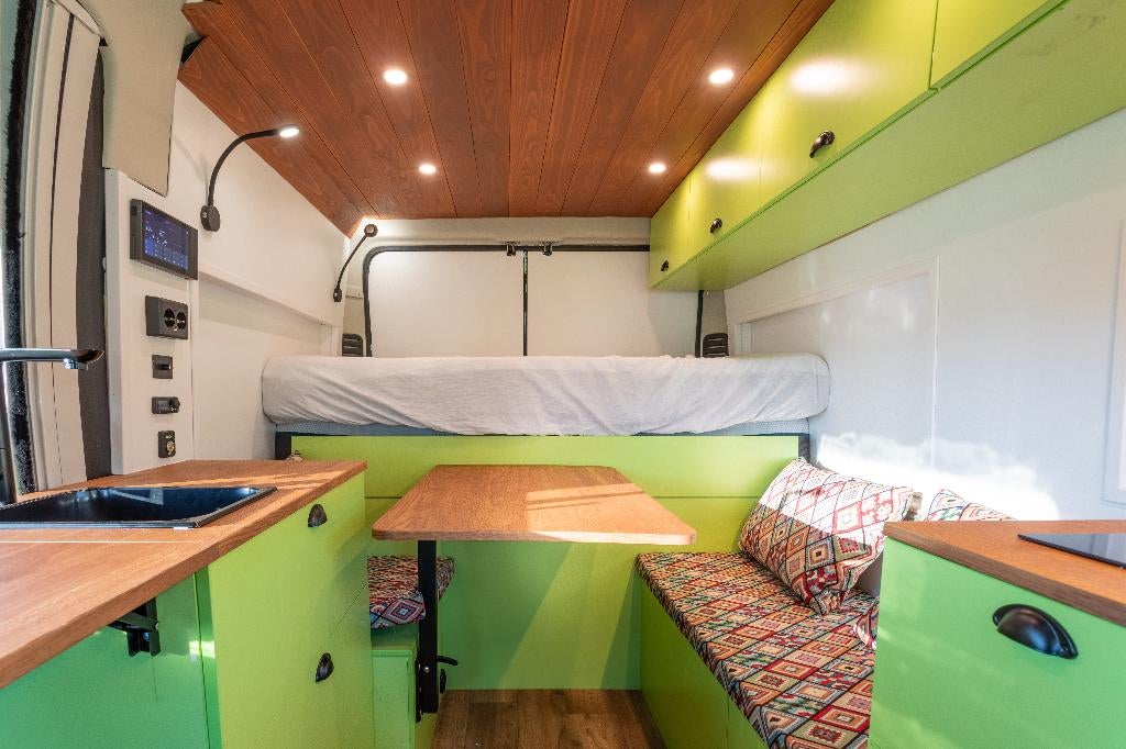 Nieuwe camper inbouw / ombouw op maat ( camperbouwer ), Caravans en Kamperen, Buscamper of Camperbus, Luifel, Jibster, Bedrijf