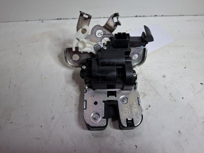 Slotmechaniek Kofferdeksel van een Audi A3, Gebruikt, -, Verzenden, -