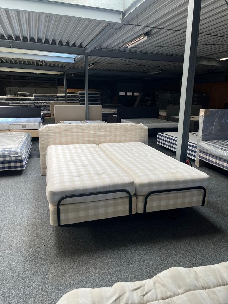 Hästens adjustable 180x210 elektrische boxspring, Ophalen, Verstelbaar, 210 cm, Tweepersoons