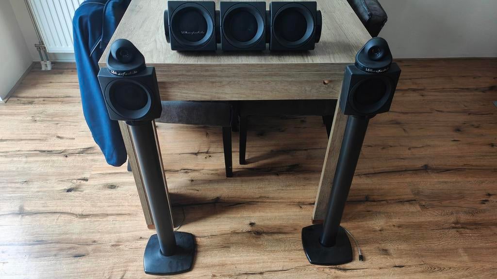 Wharfedale modus cube set inclusief 2 statieven, Ophalen, Gebruikt, Front, Rear of Stereo speakers, Overige merken