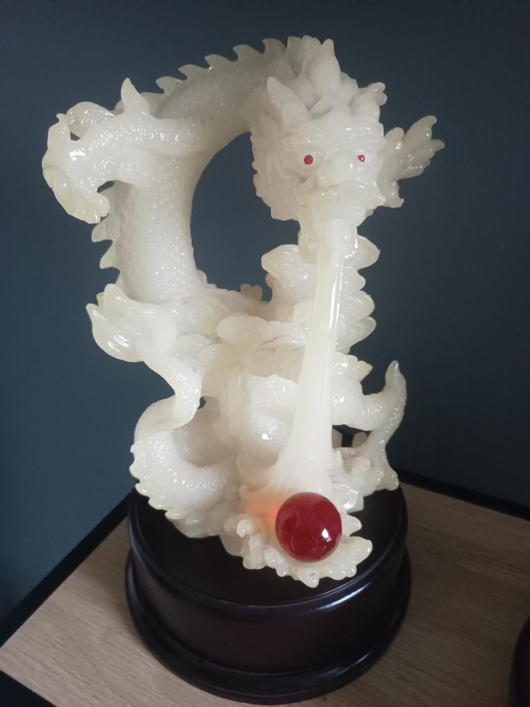 Witte Draak met Rode Bol Decoratie, Antiek en Kunst, Kunst | Beelden en Houtsnijwerken, Ophalen of Verzenden