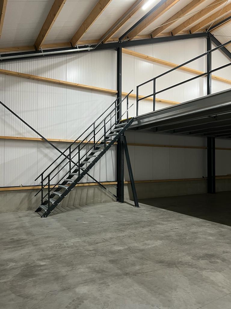 Nieuwe Entresolvloer 12x4 48m2, Ophalen