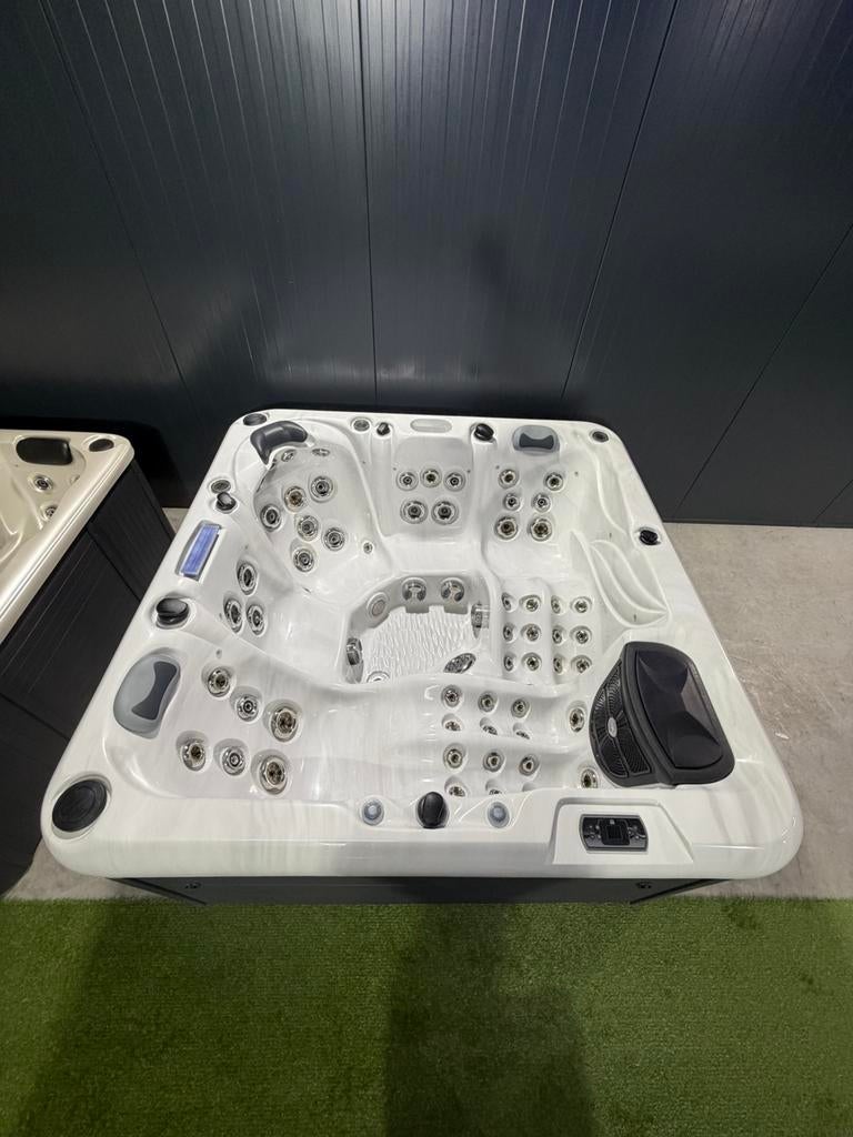 Jacuzzi 5 persoons incl Garantie, Verzenden, Zo goed als nieuw