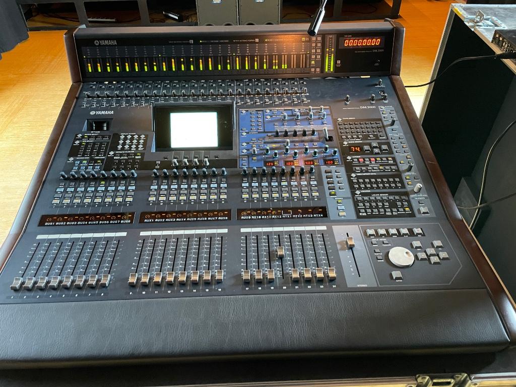 Yamaha DM2000 VCM (lagere prijs) +Audio-Service MY16MADI96, Ophalen of Verzenden, Gebruikt, 20 kanalen of meer, Microfooningang