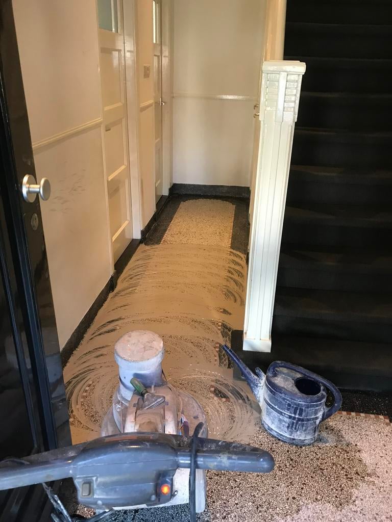 Terrazzovloer polijsten jaren 30, Ophalen