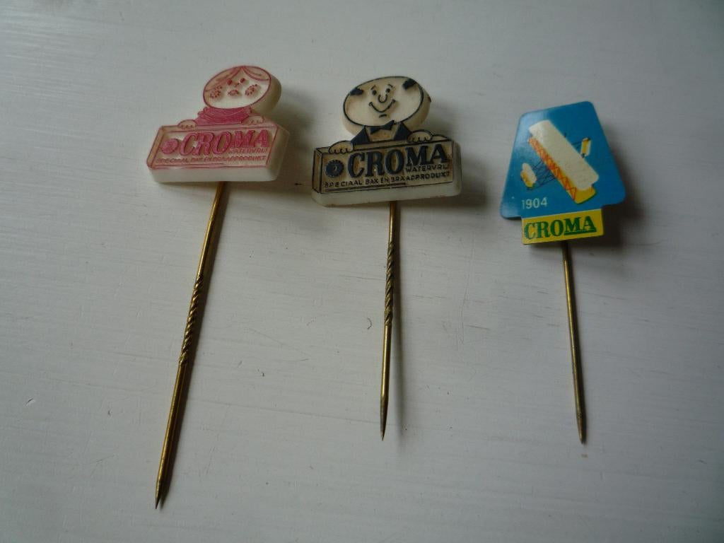 3x Croma Speldjes Speldje Kunststof + Blik, Verzamelen, Ophalen of Verzenden, Gebruikt, Merk, Speldje of Pin