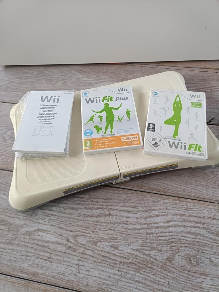 Wii Fit Plus en Wii Fit met Balance Board, Spelcomputers en Games, 1 speler, Ophalen of Verzenden, Zo goed als nieuw, Vanaf 3 jaar