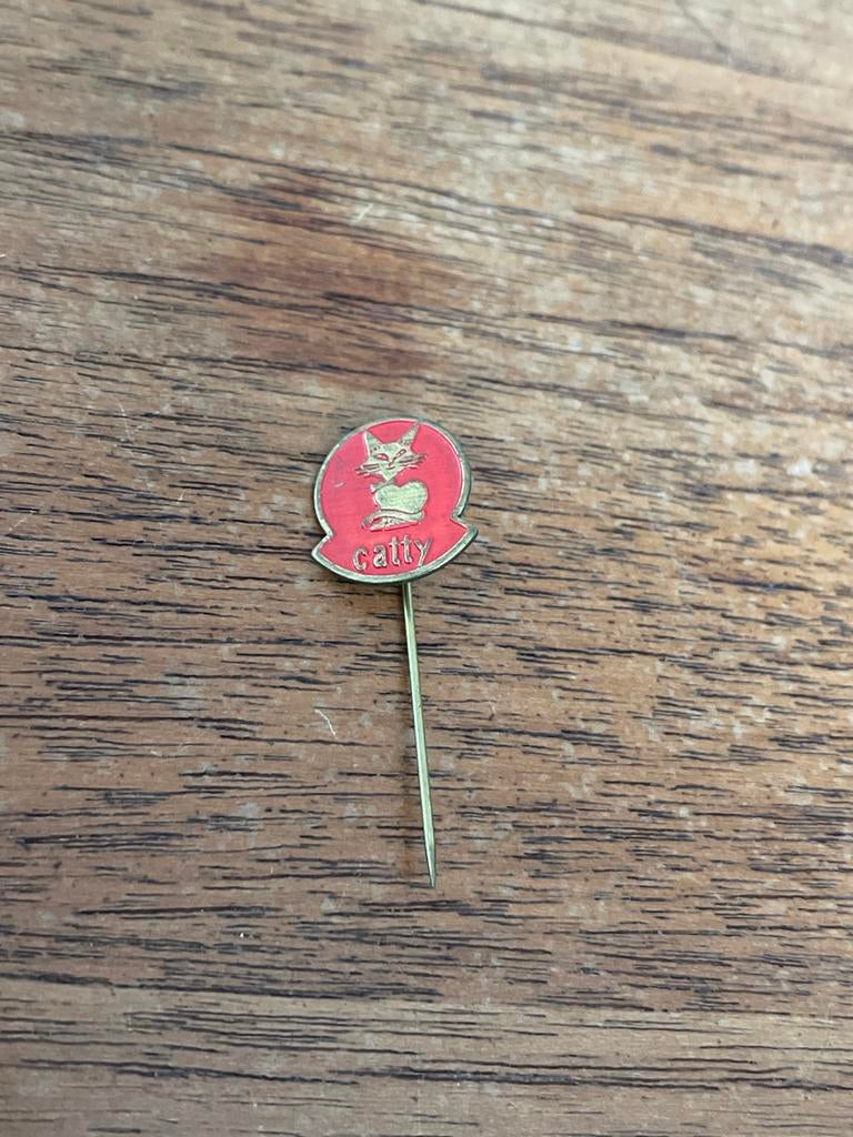 Vintage Catty Speldje, Verzamelen, Speldjes, Pins en Buttons, Ophalen of Verzenden, Gebruikt, Dier of Natuur, Speldje of Pin