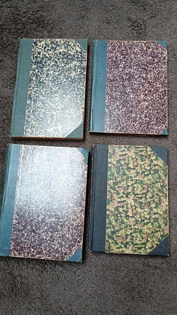 Oude jaargangen Kleuter blaadje en Roomsche jeugd, Antiek en Kunst, Antiek | Boeken en Bijbels, Ophalen of Verzenden