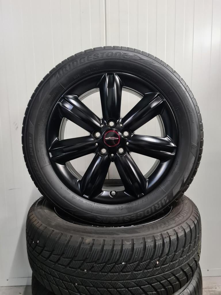 17' Mini Countryman F60 Styling 539 Zwart met winterbanden, Banden en Velgen, 17 inch, Personenwagen, 205 mm