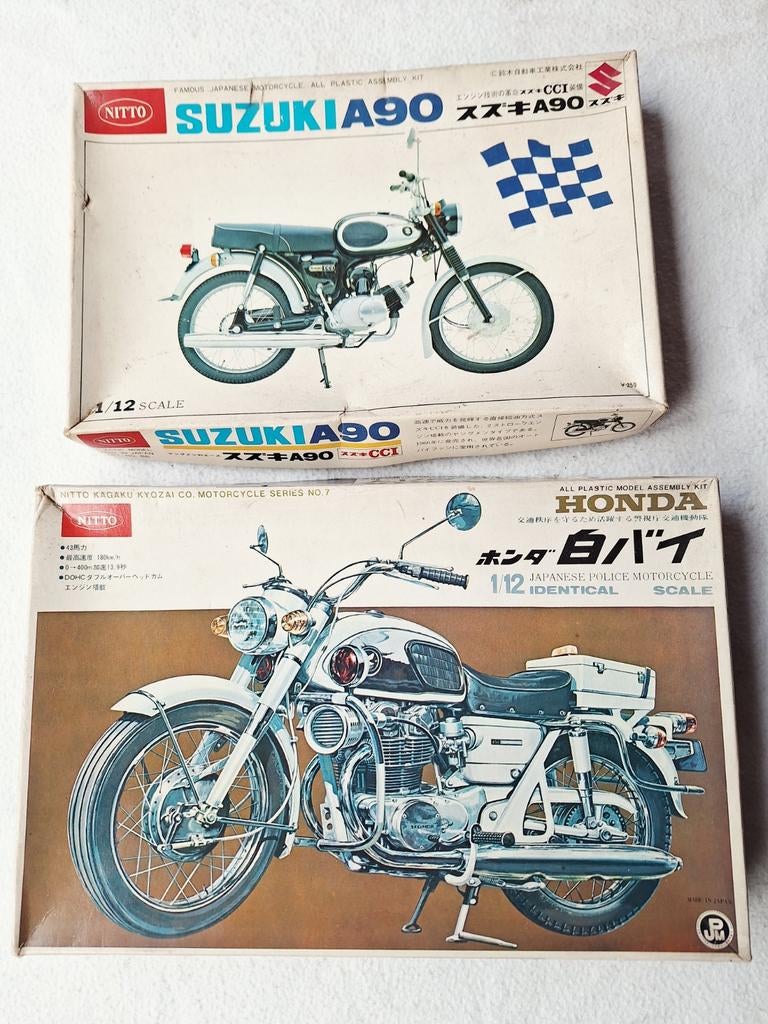 Suzuki A-90 en CB450 Nitto Japan Bouwdoos - Leeg 2 x, Hobby en Vrije tijd, Overige merken, Gebruikt, Auto, 1:32 tot 1:50